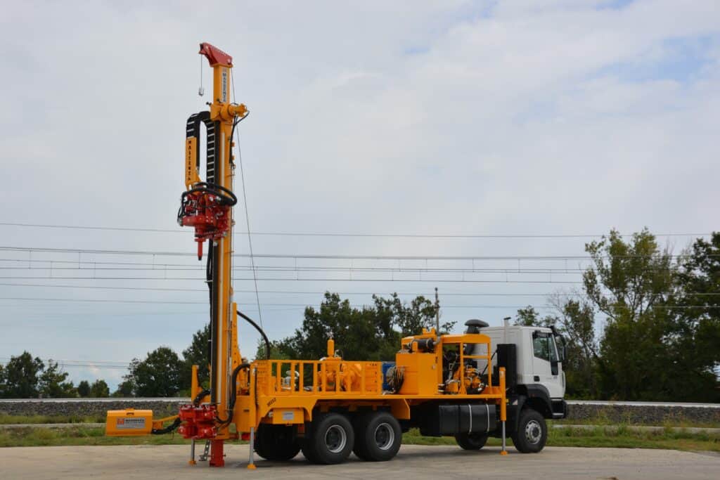 2691_Mi12 perforatrice Massenza Drilling rigs