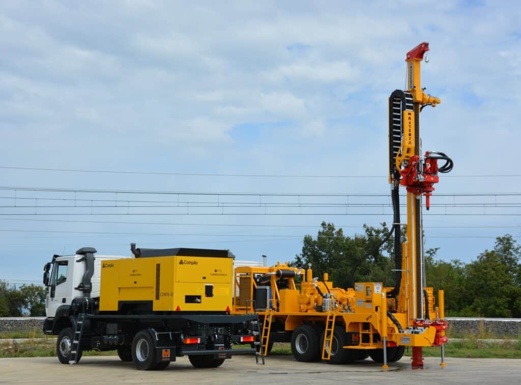 2691_Mi12 perforatrice Massenza Drilling rigs